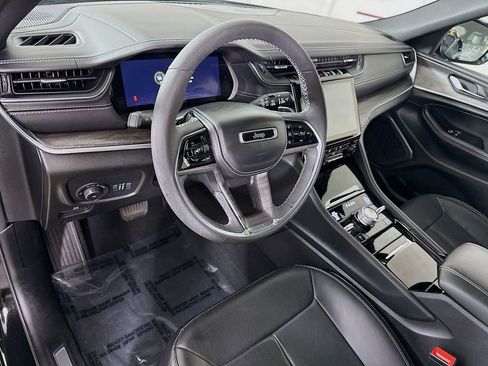 Used 2023 Jeep Grand Cherokee Overland image 21