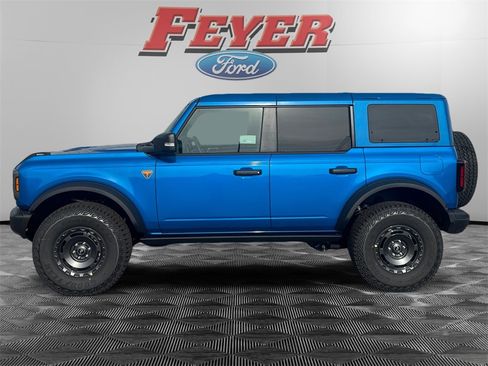 New 2025 Ford Bronco Badlands image 2