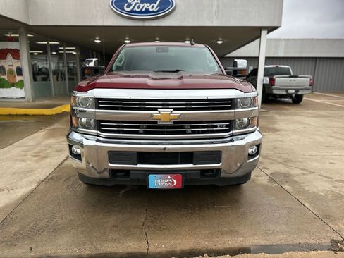 Used 2015 Chevrolet Silverado 2500 LTZ w/ LTZ Plus Package image 14