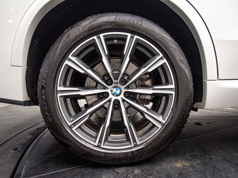 Used 2024 BMW X5 xDrive40i w/ M Sport Package AWD/4WD image 33