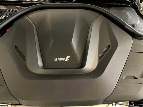 Used 2025 BMW i4 eDrive40 w/ Driving Assistance Package image 17