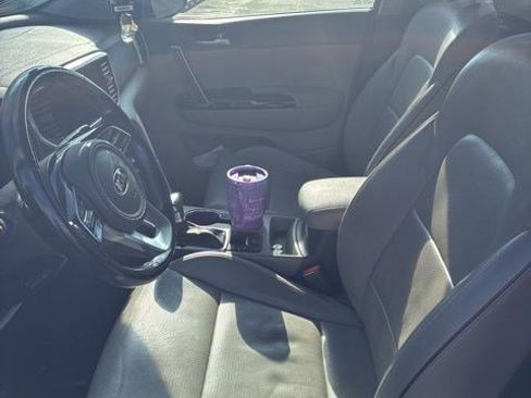 Used 2022 Kia Sportage EX w/ EX Technology Package image 8