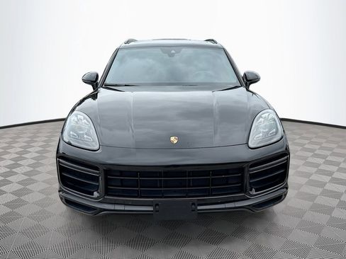 Used 2019 Porsche Cayenne Turbo w/ Premium Plus Package image 2