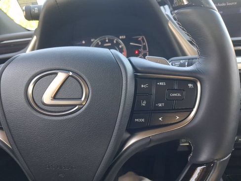 Used 2019 Lexus ES 350 Ultra Luxury w/ Accessory Package 2 FWD image 33