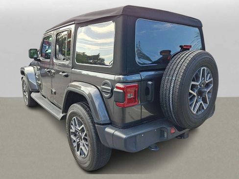 Used 2024 Jeep Wrangler Unlimited Sahara w/ Technology Group AWD/4WD image 28