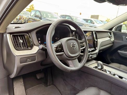 Used 2025 Volvo XC60 B5 Plus image 14