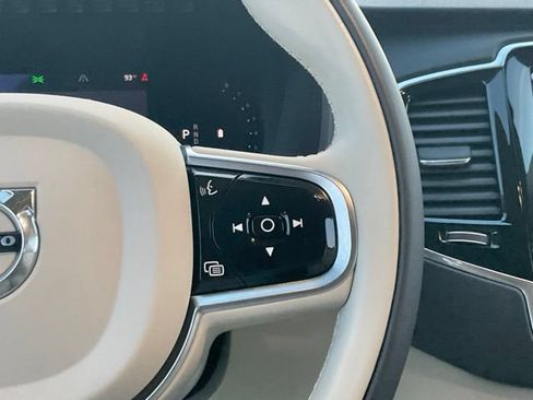 Certified 2023 Volvo XC90 B6 Plus AWD/4WD image 18