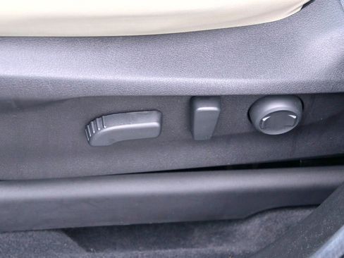 Certified 2022 Subaru Ascent Limited w/ Technology Package image 21