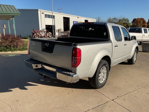 Used 2017 Nissan Frontier SV image 9