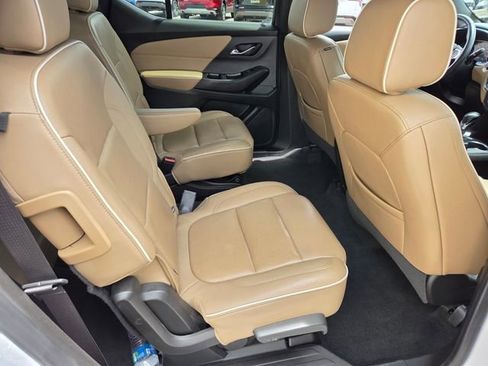 Certified 2022 Chevrolet Traverse Premier w/ LPO, Cargo Package FWD image 14