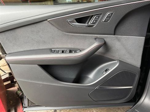 Used 2023 Audi RS Q8 AWD/4WD image 32