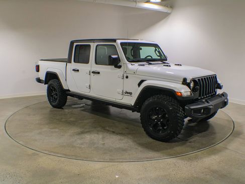 Used 2021 Jeep Gladiator Sport AWD/4WD image 7