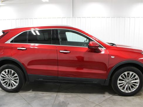 Used 2024 Cadillac XT4 Premium Luxury image 11
