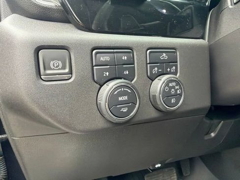 Used 2023 Chevrolet Silverado 1500 LT Trail Boss w/ Convenience Package II AWD/4WD image 24