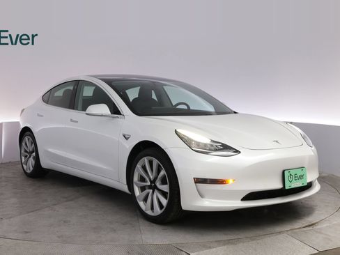 Used 2020 Tesla Model 3 Standard Range RWD image 13