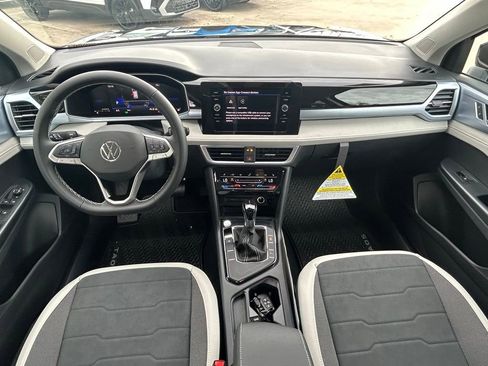 New 2026 Volkswagen Taos SE FWD image 10