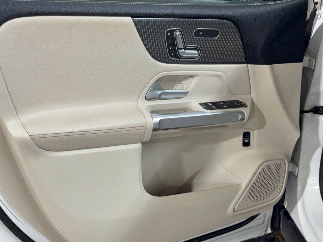 Used 2021 Mercedes-Benz GLB 250 image 14