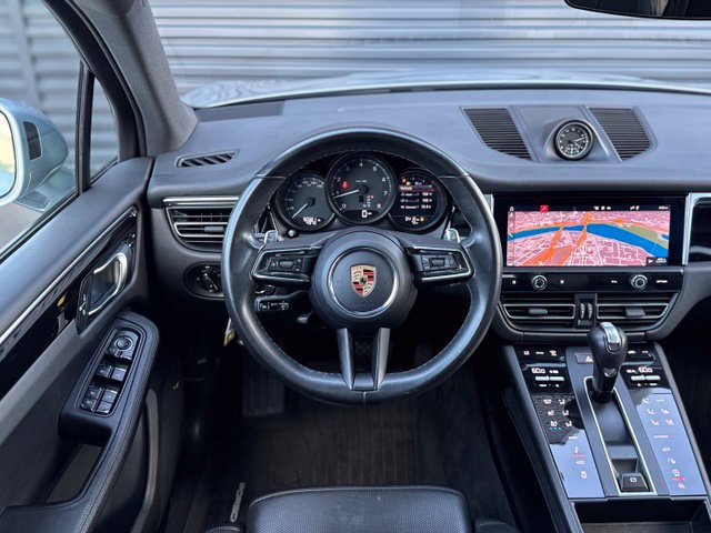 Used 2023 Porsche Macan AWD/4WD image 19