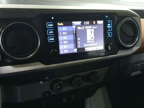 Used 2019 Toyota Tacoma SR5 image 34