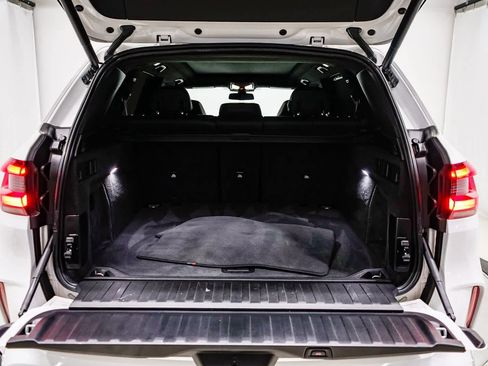 Used 2021 BMW X5 M w/ Executive Package image 28