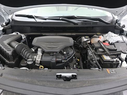 Used 2025 Cadillac XT6 Premium Luxury w/ LPO, Floor Liner Package FWD image 12