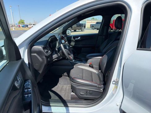 Used 2025 Ford Escape ST-Line image 19
