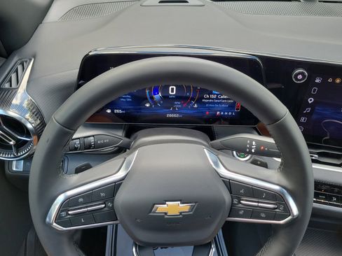 Used 2025 Chevrolet Equinox LT FWD image 20