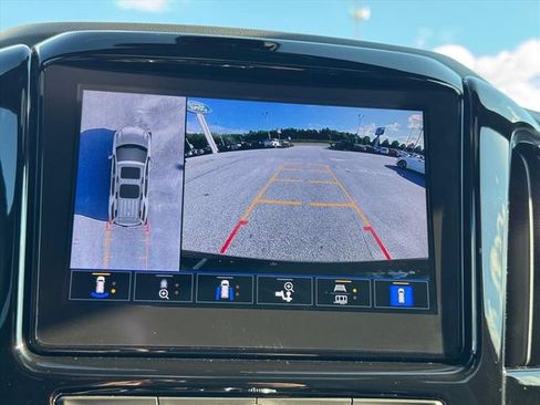Used 2023 Chevrolet Traverse High Country w/ LPO, Floor Liner Package AWD/4WD image 25