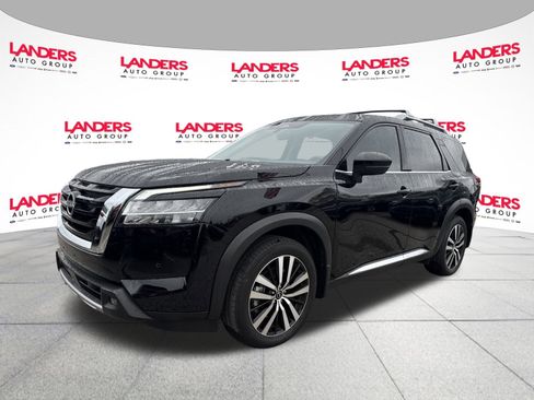 Used 2024 Nissan Pathfinder Platinum image 7