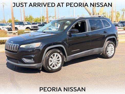 Used 2019 Jeep Cherokee Latitude w/ Popular Appearance Group FWD image 1