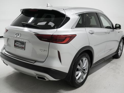 Used 2021 INFINITI QX50 Essential w/ Convenience Package image 4
