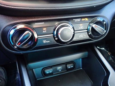 Used 2023 Kia Soul LX w/ LX Technology Package image 17