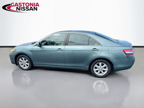 Used 2010 Toyota Camry LE FWD image 5