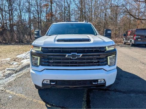 Used 2022 Chevrolet Silverado 2500 High Country AWD/4WD image 2