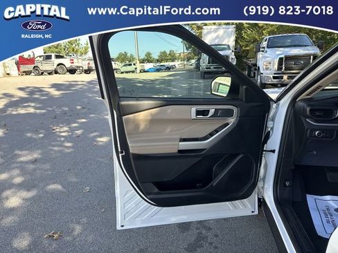 Certified 2022 Ford Explorer XLT w/ Equipment Group 202A image 19