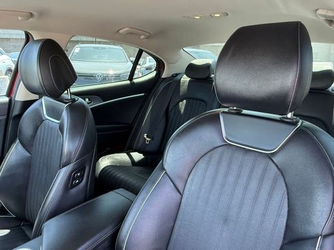 Used 2022 Genesis G70 3.3T RWD image 15