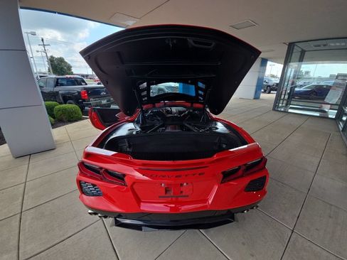Used 2022 Chevrolet Corvette Stingray Preferred Cpe w/ Z51 Performance Package RWD image 12