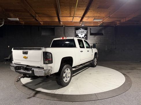 Used 2014 Chevrolet Silverado 2500 LT w/ Interior Plus Package AWD/4WD image 5