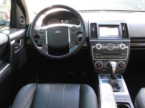 Used 2014 Land Rover LR2 HSE image 13