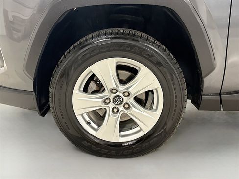 Used 2019 Toyota RAV4 LE image 34