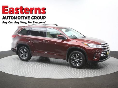 Used 2018 Toyota Highlander Plus AWD/4WD image 47