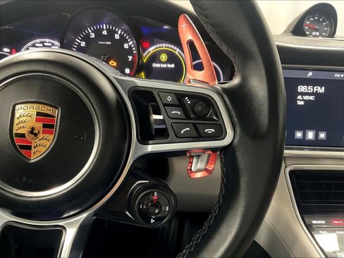 Used 2018 Porsche Panamera 4S image 23