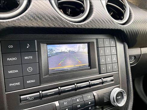 Used 2018 Ford Mustang Coupe RWD image 21