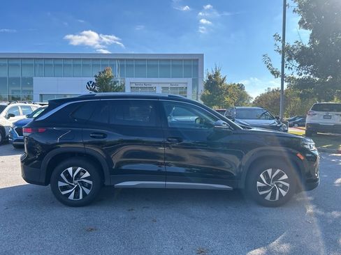 New 2026 Volkswagen Tiguan S image 9