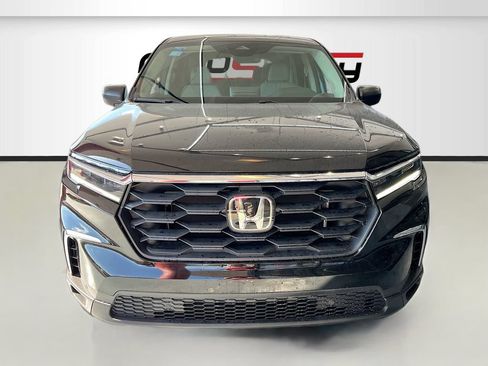 Used 2023 Honda Pilot LX image 2