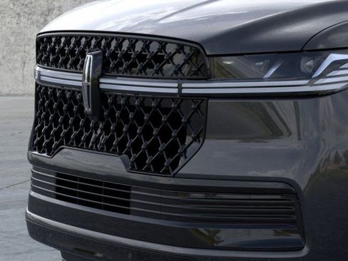 New 2026 Lincoln Navigator Black Label AWD/4WD image 17