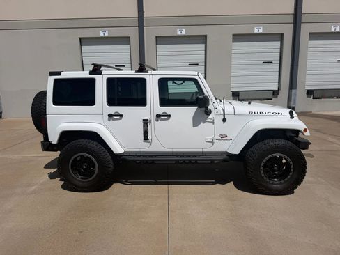 Used 2013 Jeep Wrangler Unlimited Rubicon w/ Connectivity Group image 3