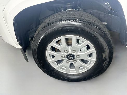 Used 2025 Toyota Tacoma SR5 image 29
