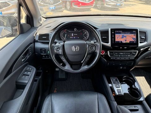 Used 2016 Honda Pilot Touring image 2