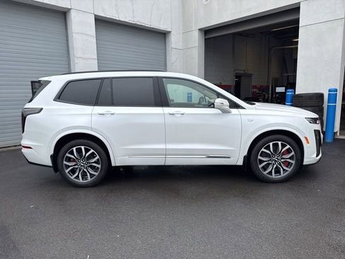 Used 2023 Cadillac XT6 Sport w/ Platinum Package image 9